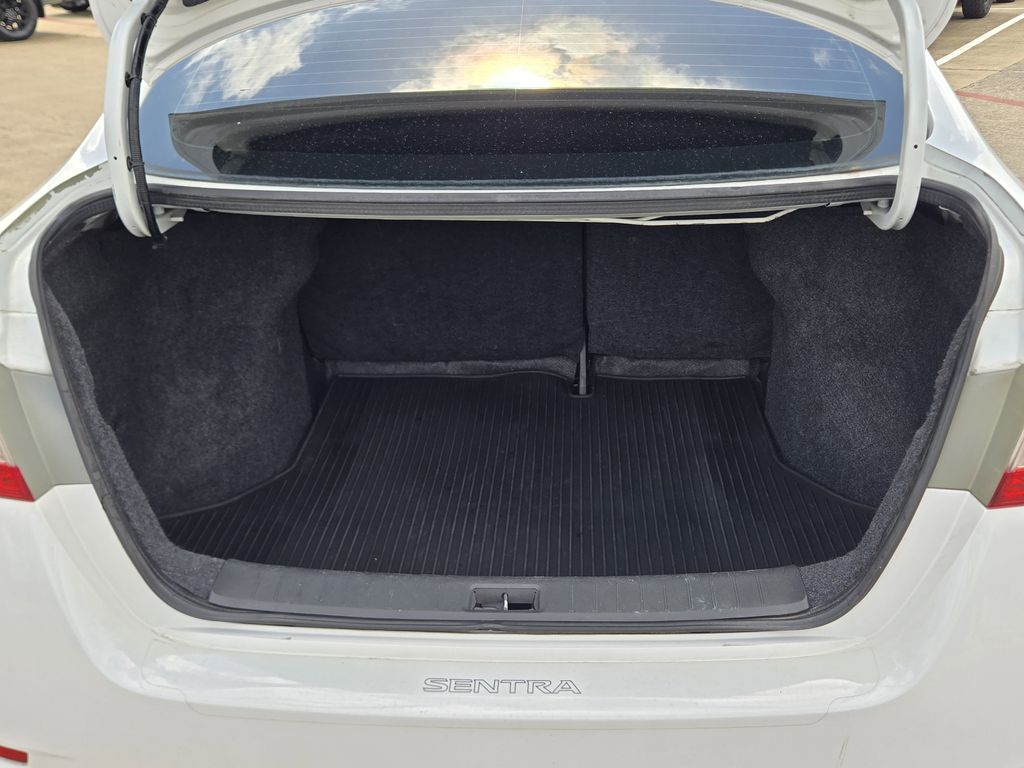 2015 Nissan Sentra SR - 10