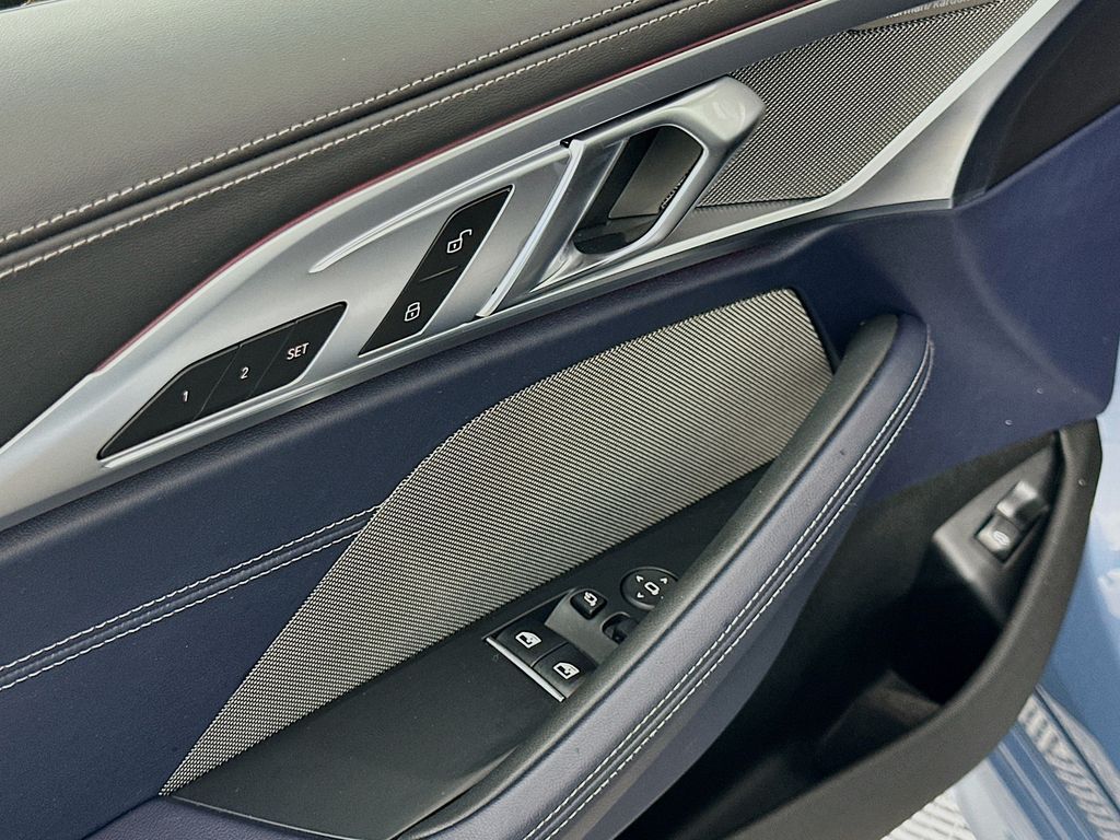 Thumbnail: 2022 BMW 8 Series - 18