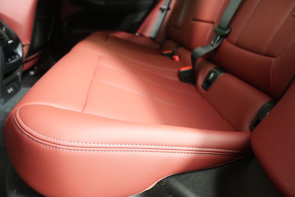 Thumbnail: 2023 BMW X4 - 15