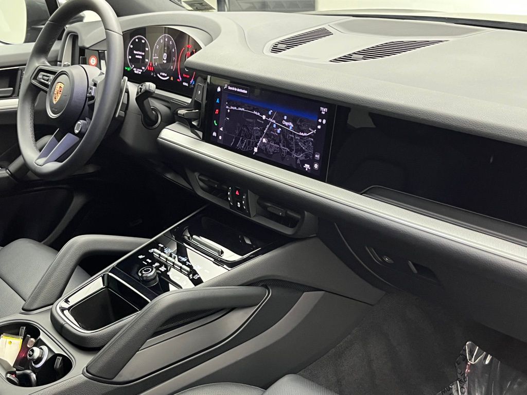 Thumbnail: 2025 Porsche Cayenne - 32