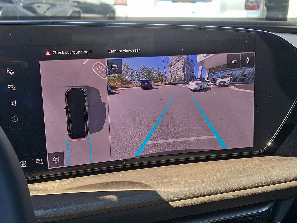 Thumbnail: 2025 Audi Q5 - 15