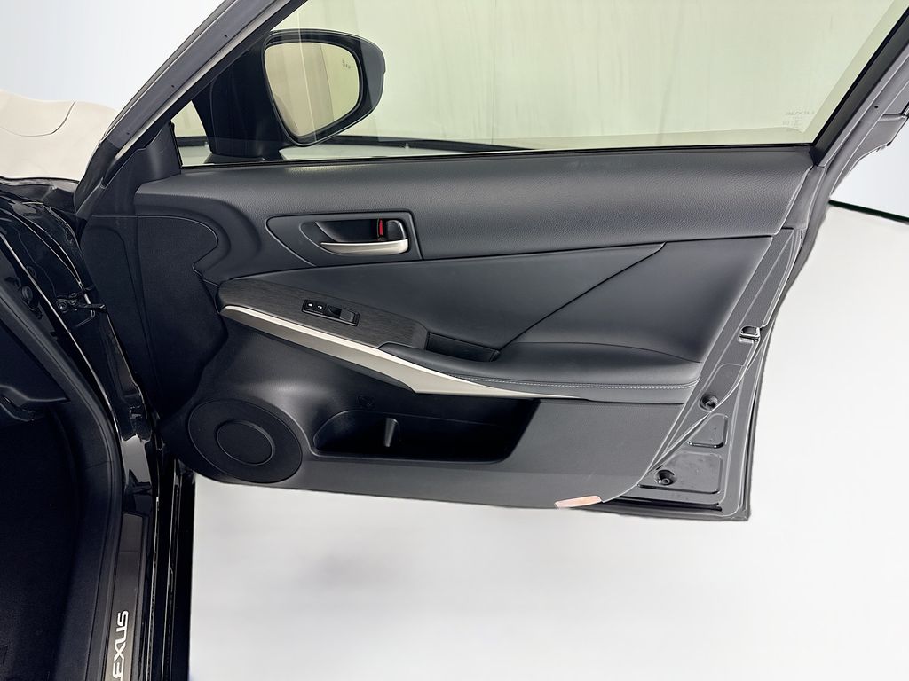 Thumbnail: 2019 Lexus IS - 26