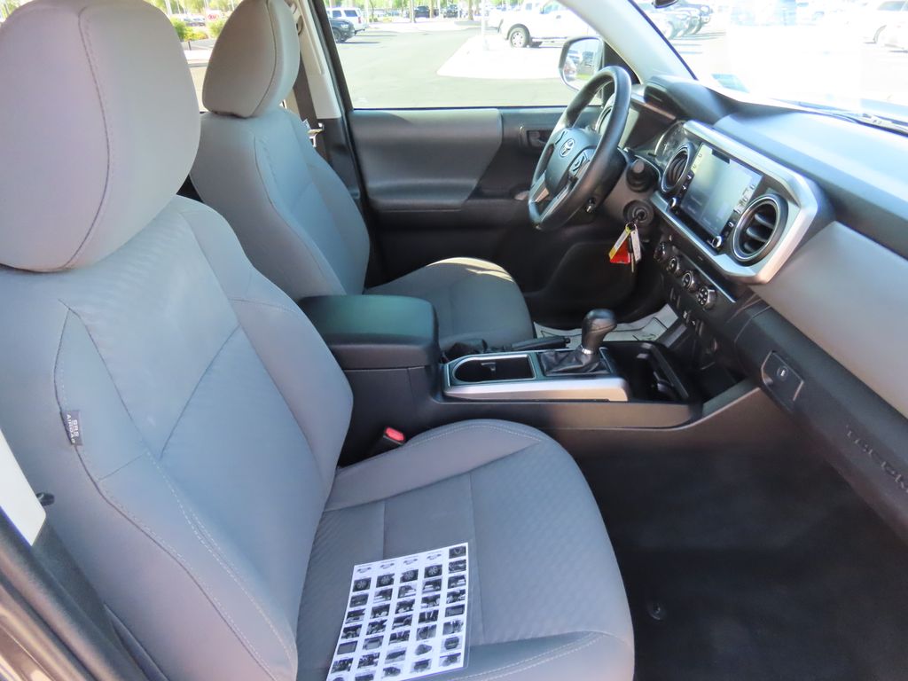 2020 Toyota Tacoma SR5 19