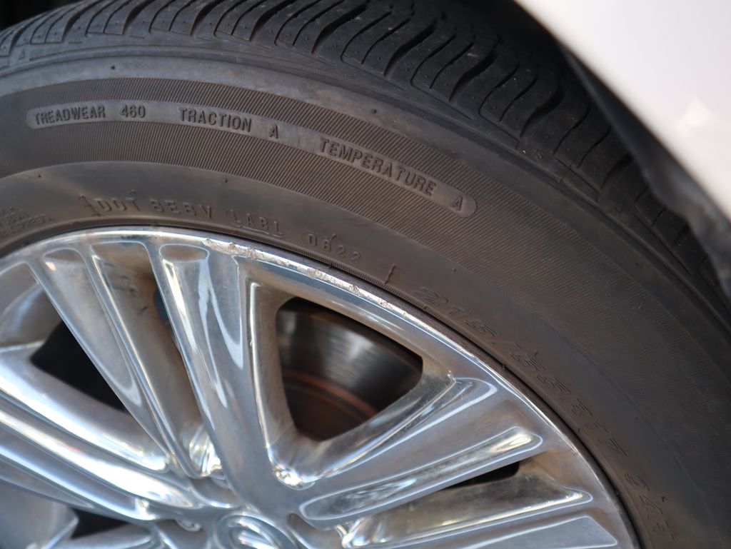 Thumbnail: 2013 Lexus ES - 28