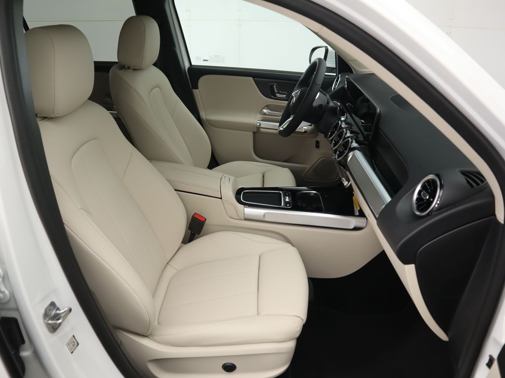 Thumbnail: 2026 Mercedes-Benz GLB - 21