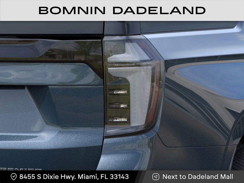 2025 Chevrolet Suburban Premier photo