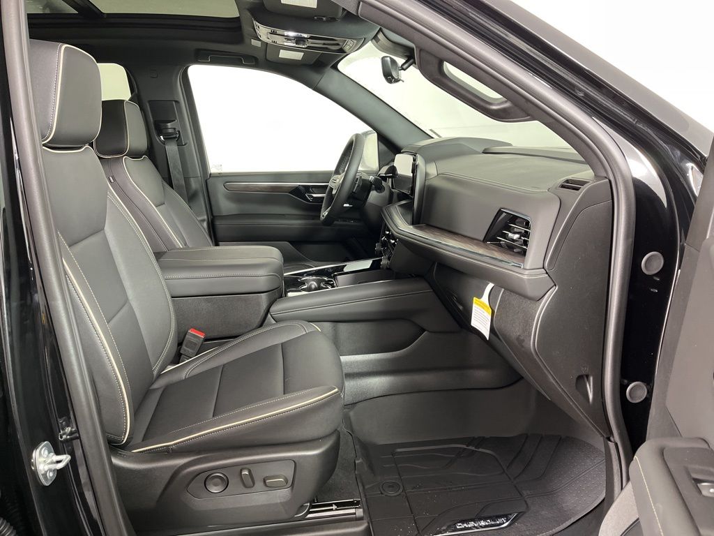 2025 Chevrolet Tahoe Premier 8