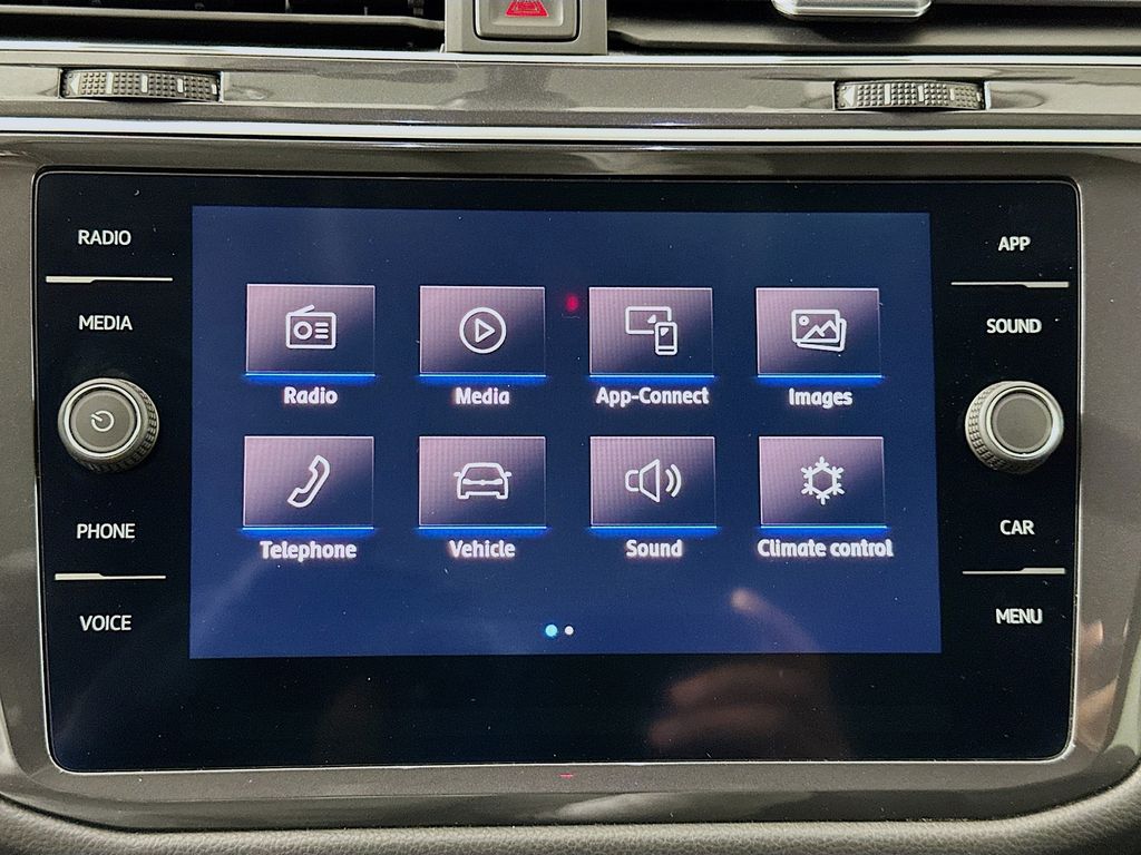 Thumbnail: 2020 Volkswagen Tiguan - 14