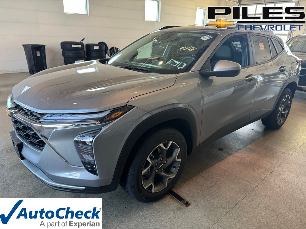 Sterling Gray Metallic 2025 Chevrolet Trax LT FWD SUV / Crossover Front-Wheel Drive 6-Speed Automatic