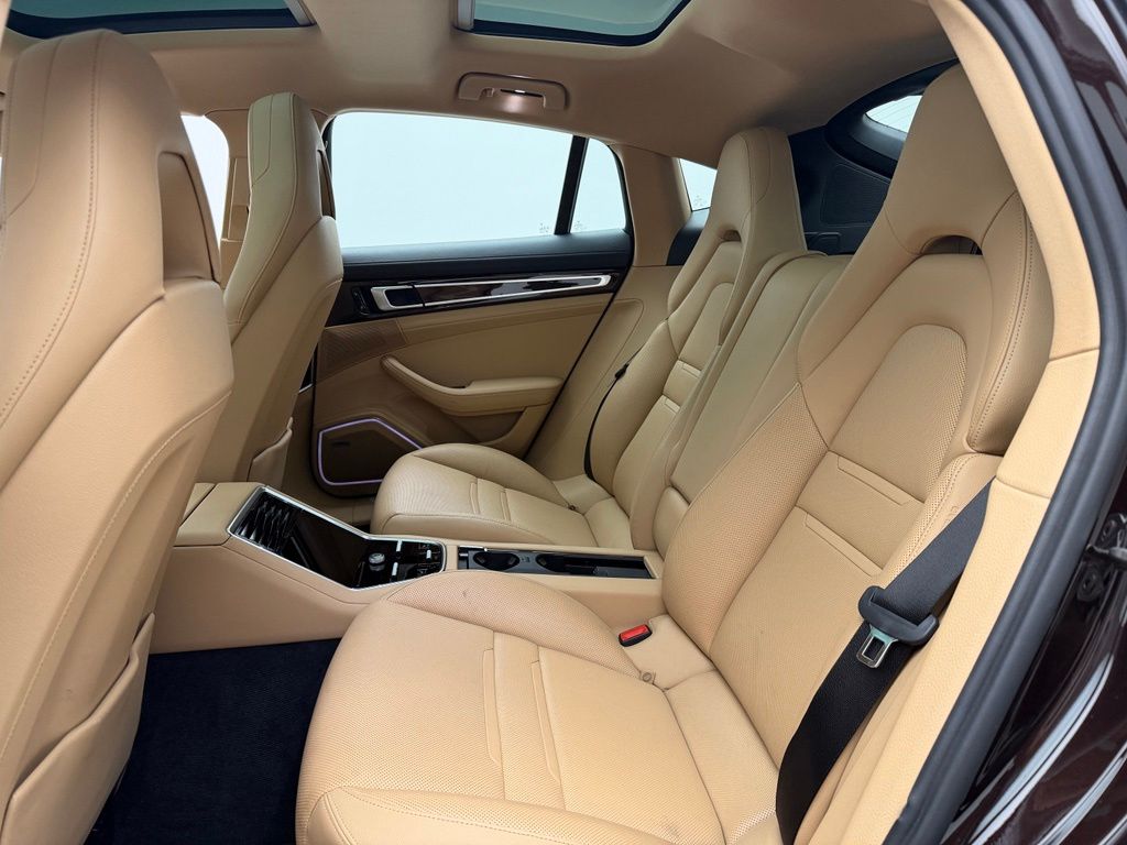 Thumbnail: 2018 Porsche Panamera - 14