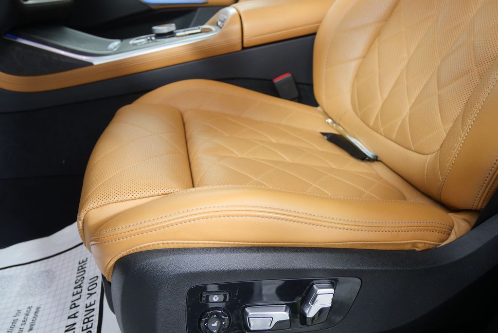 Thumbnail: 2023 BMW X7 - 10