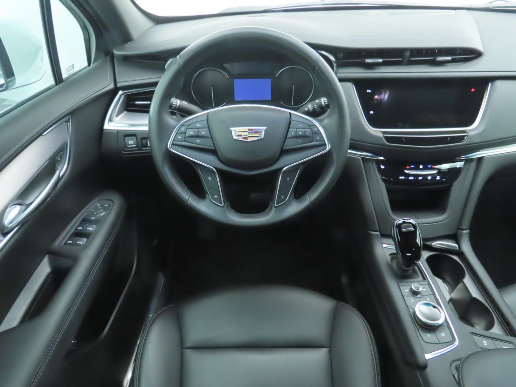 Thumbnail: 2021 Cadillac XT5 - 10