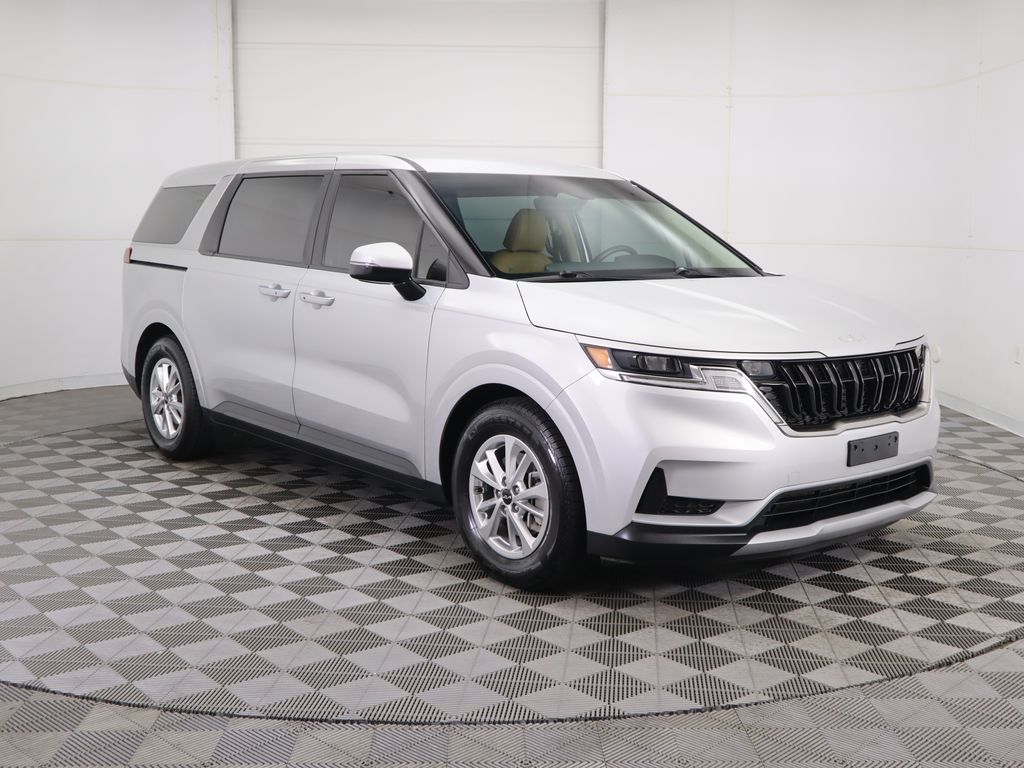 Thumbnail: 2023 Kia Carnival - 3