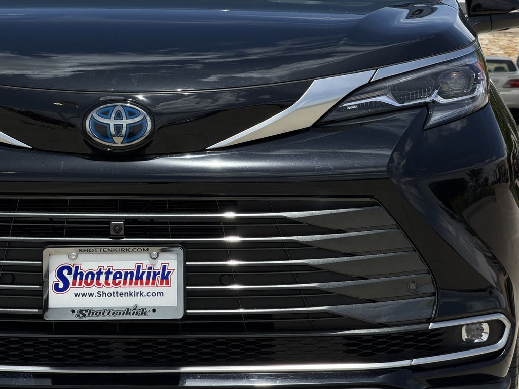 Used 2024 Toyota Sienna Van