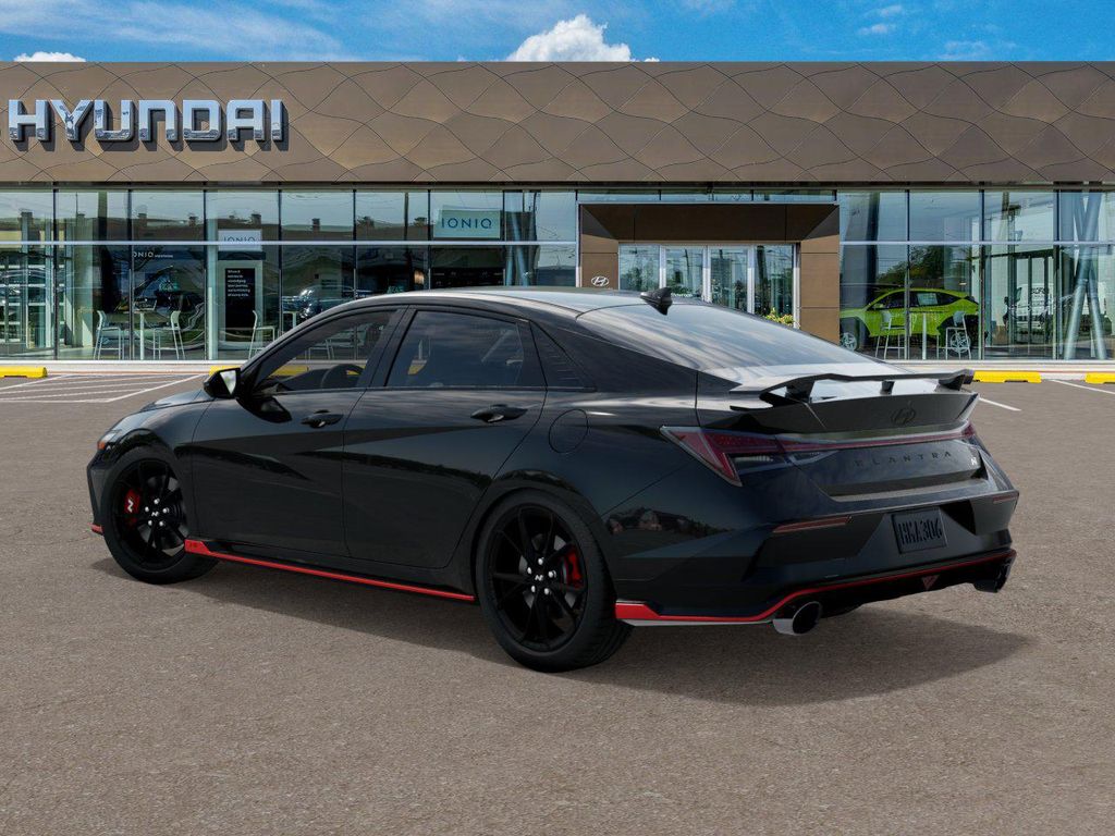 2025 Hyundai Elantra Base 5