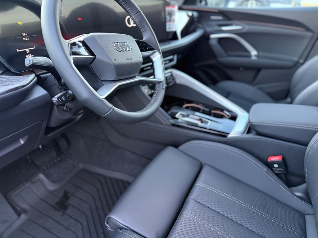 Thumbnail: 2025 Audi Q5 - 14