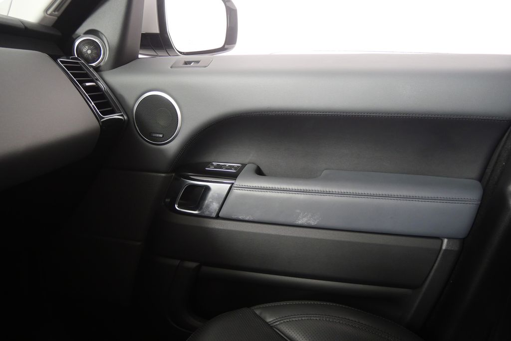 Thumbnail: 2015 Land Rover Range Rover Sport - 28