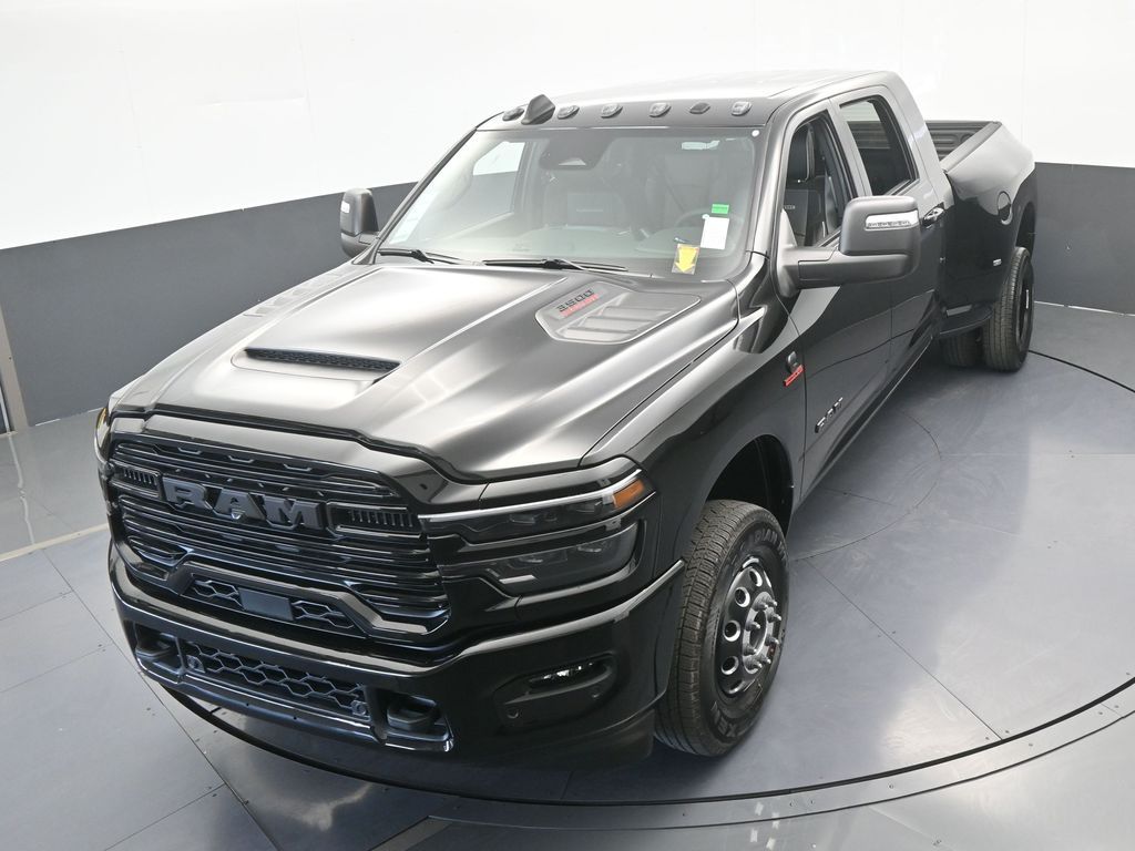 New 2026 Diamond Black Crystal Pearlcoat Ram Laramie image 53