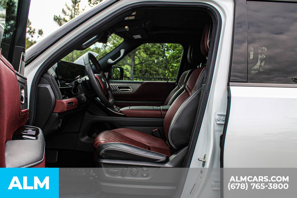Used 2025 Black INFINITI AUTOGRAPH image 17