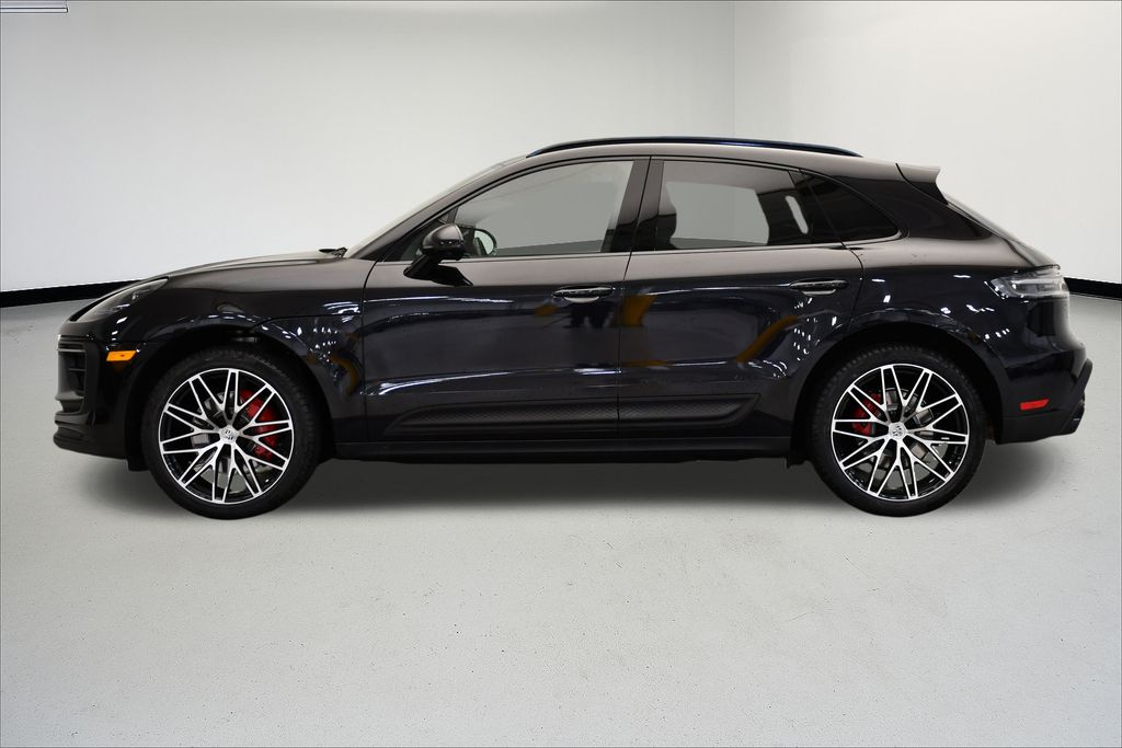 Thumbnail: 2023 Porsche Macan - 2