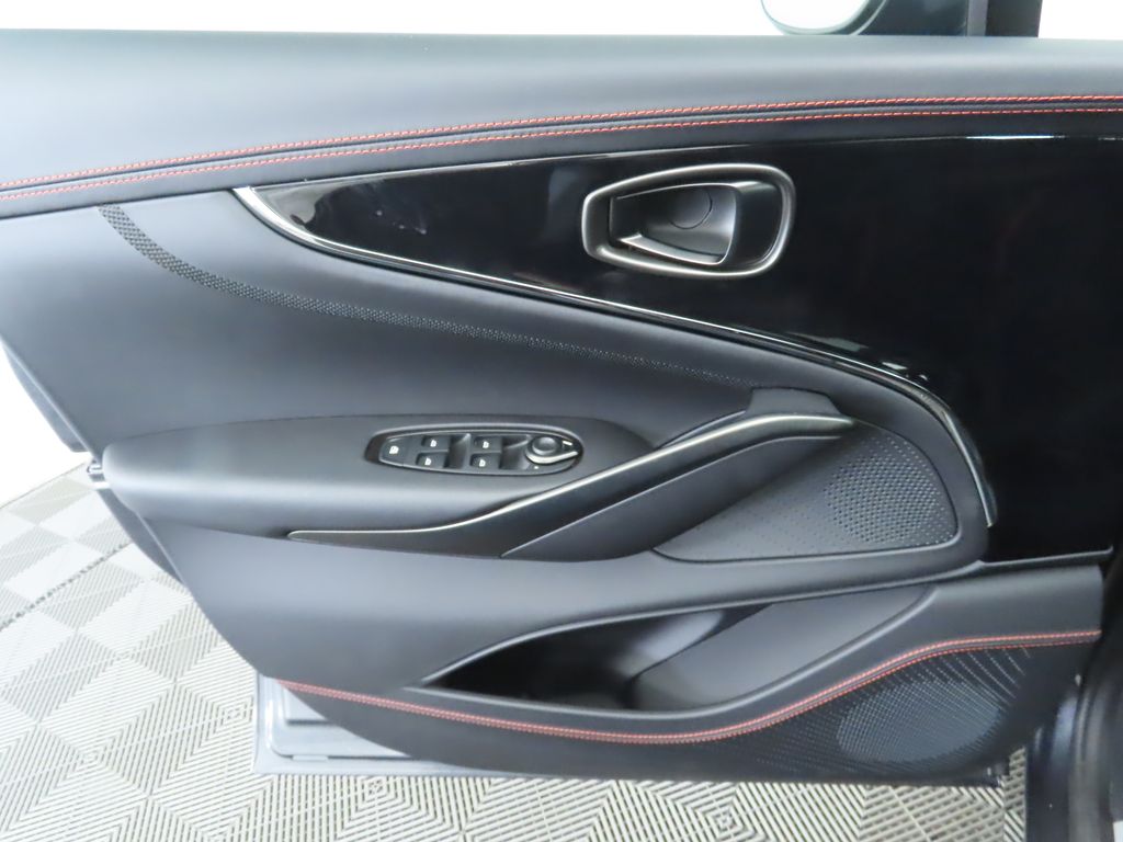 Thumbnail: 2026 Aston Martin DBX - 25