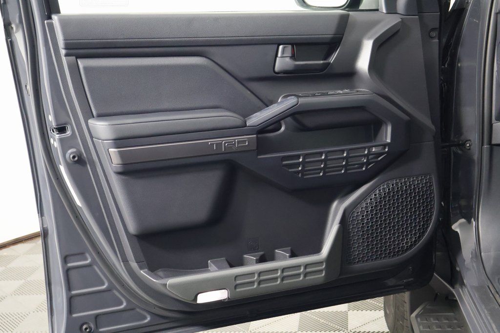 Thumbnail: 2025 Toyota 4Runner - 12