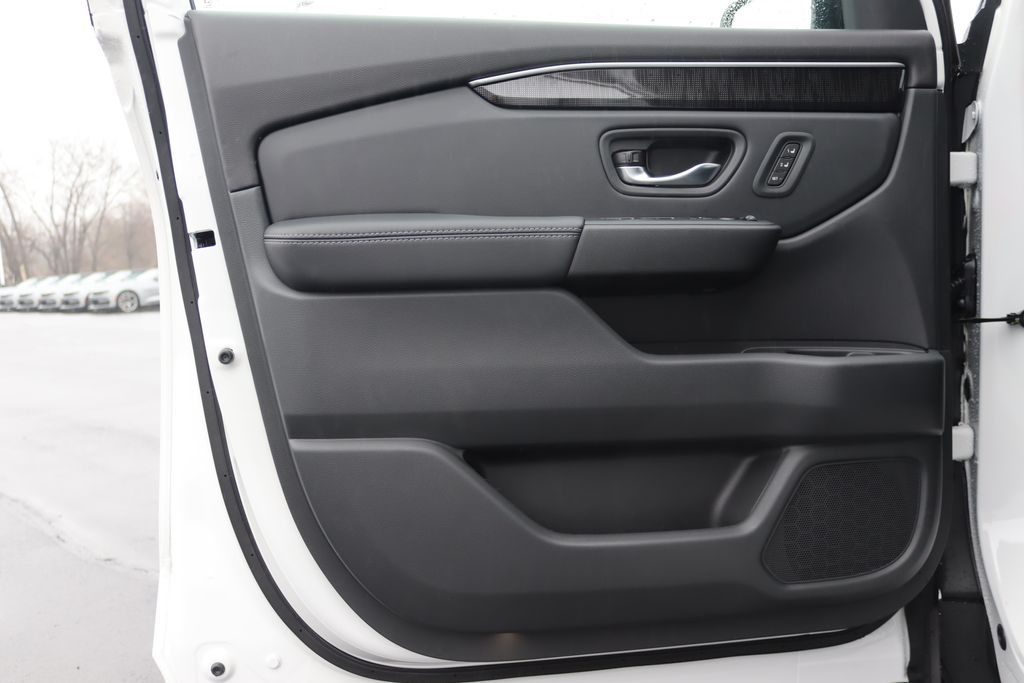 2025 Honda Pilot Elite 31