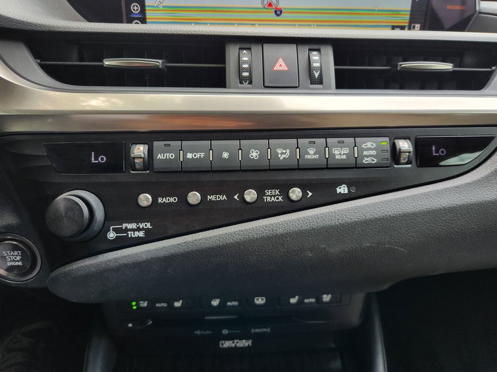 2019 Lexus ES 350 Ultra Luxury White at Emmons Autoplex