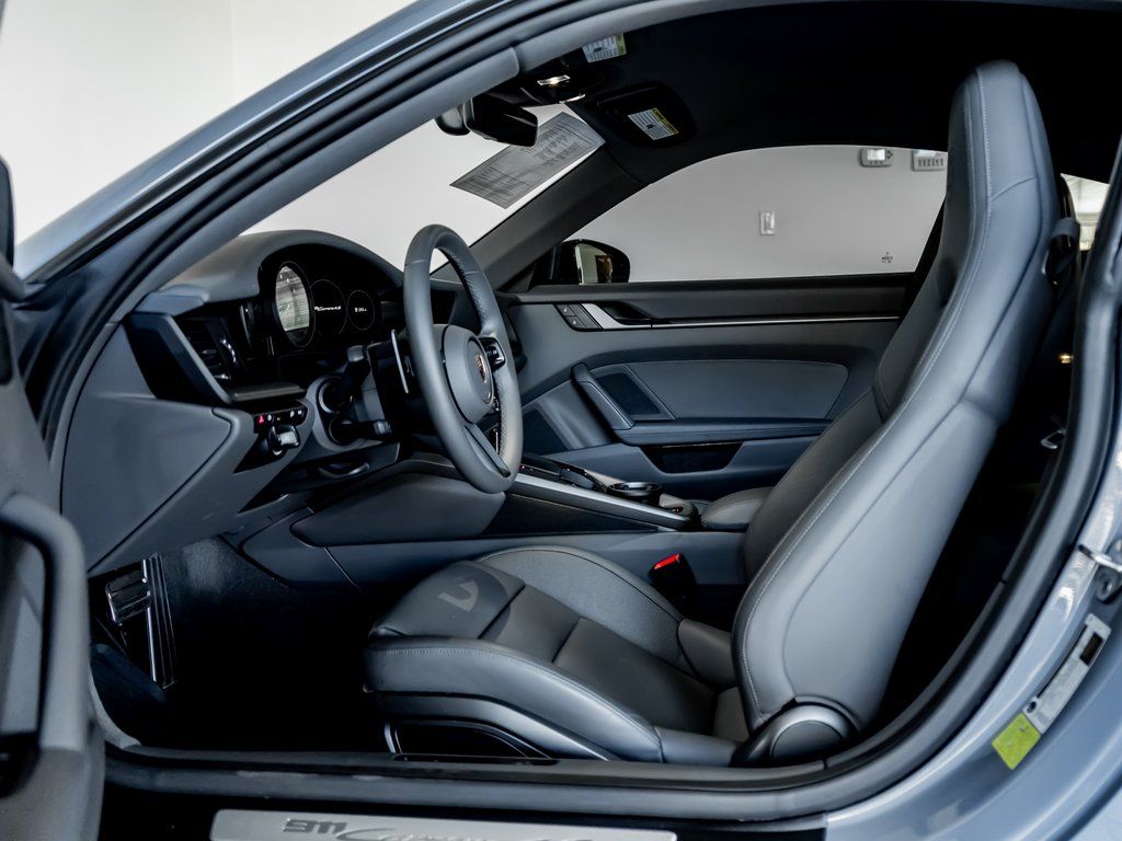 Certified Used 2024  Porsche Carrera 4S image 5