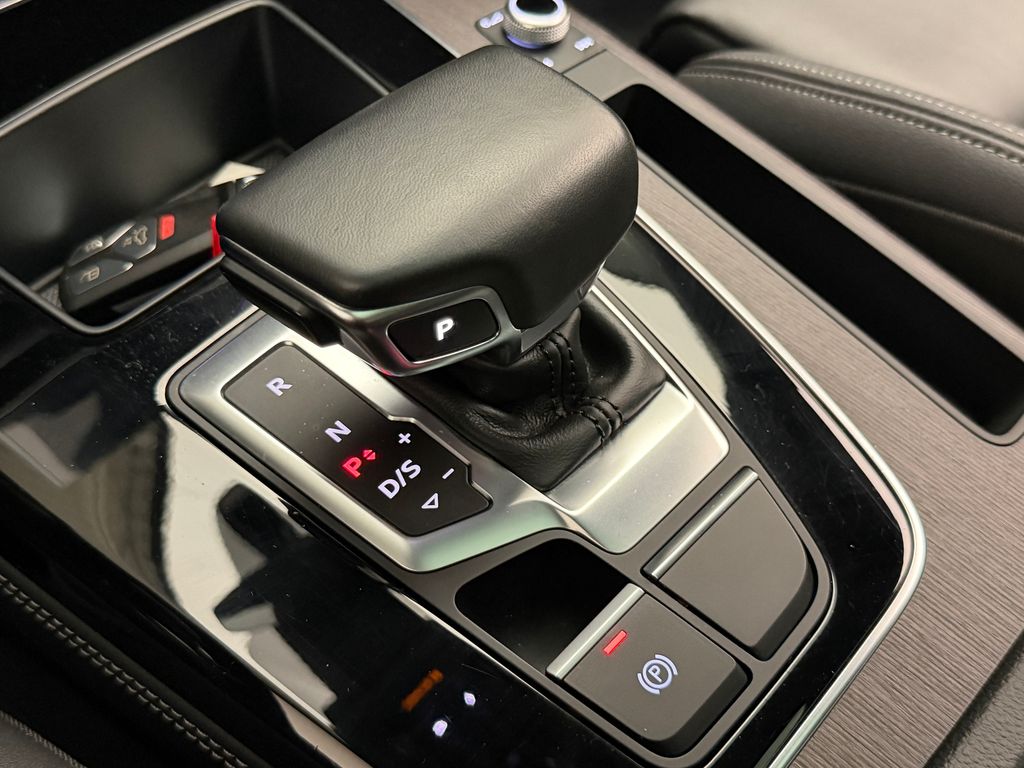 Thumbnail: 2022 Audi Q5 - 31
