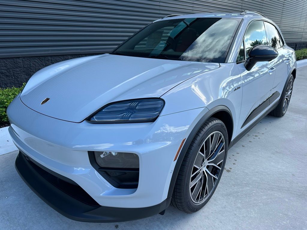 Thumbnail: 2025 Porsche Macan - 6