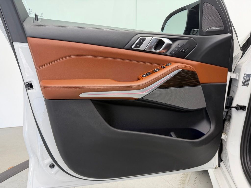 Thumbnail: 2024 BMW X5 - 7
