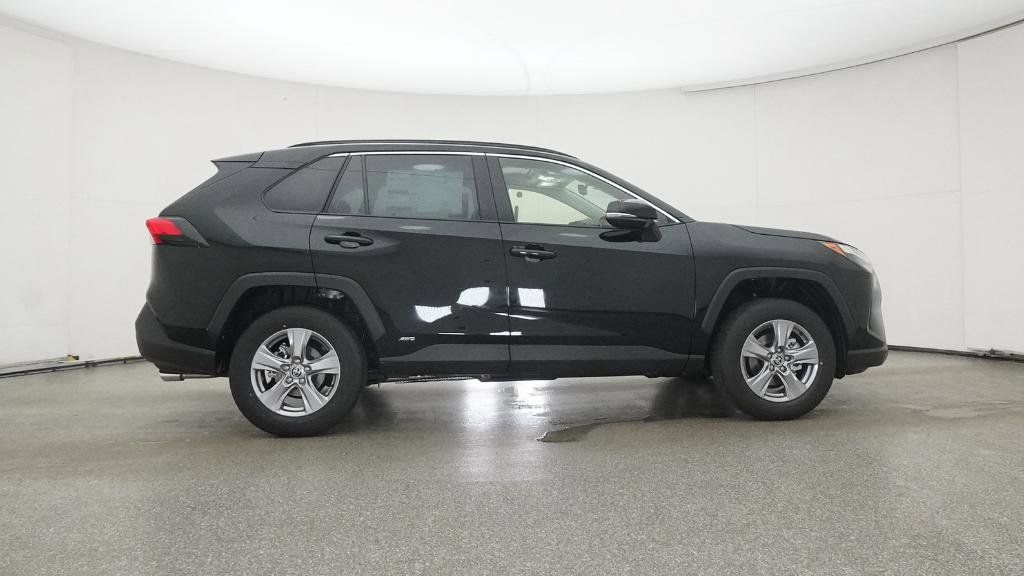Thumbnail: 2025 Toyota RAV4 - 8