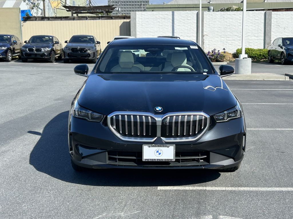 2025 BMW 5 Series 530i 8