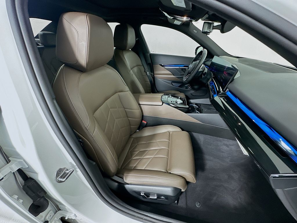 Thumbnail: 2024 BMW i5 - 29