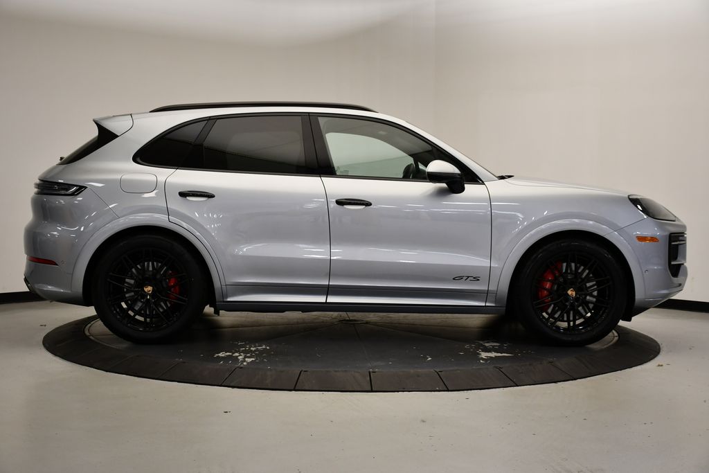 Thumbnail: 2026 Porsche Cayenne - 8