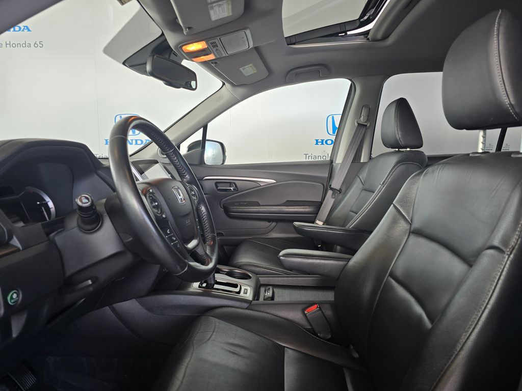 Thumbnail: 2016 Honda Pilot - 9