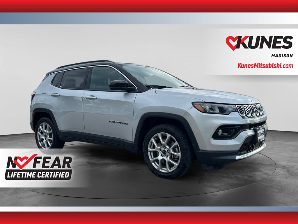 Silver Zynith Metallic Clearcoat 2025 Jeep Compass SUV / Crossover Four-Wheel Drive 8-Speed Automatic