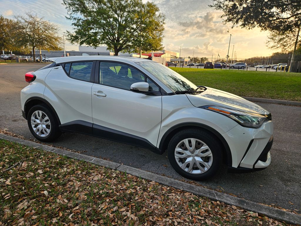 2021 Toyota C-HR LE 7