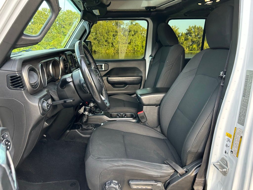 Thumbnail: 2020 Jeep Gladiator - 14