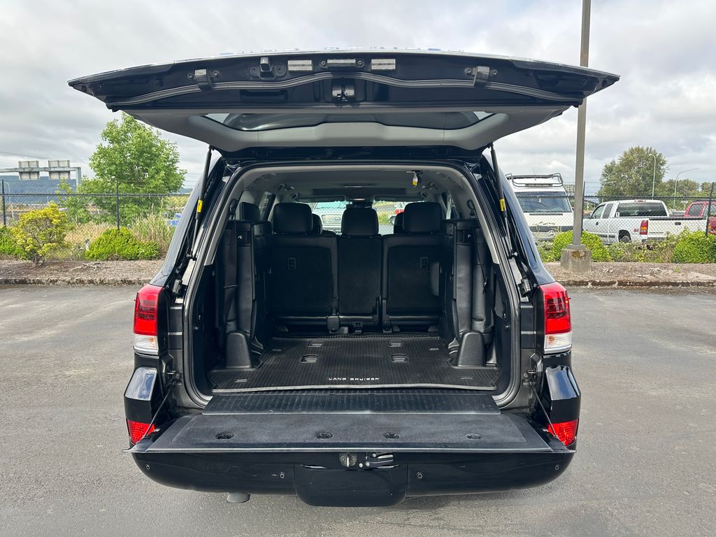 2016 Toyota Land Cruiser Base