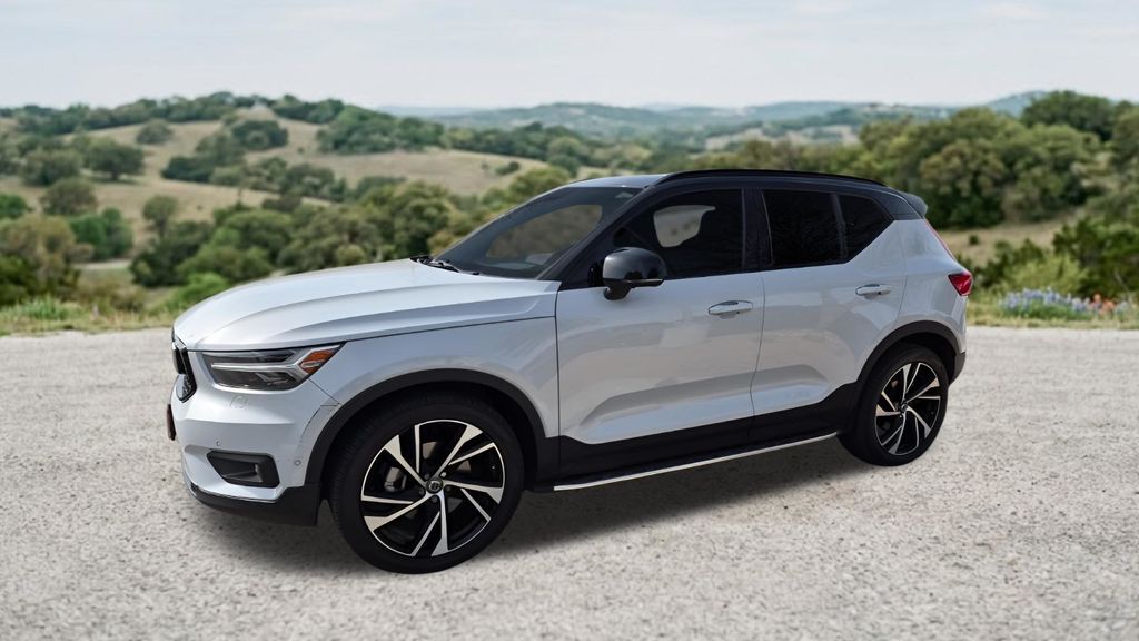 Used Car 2022 Volvo Xc40  R-design For Sale Under $20,000 In Austin, Texas