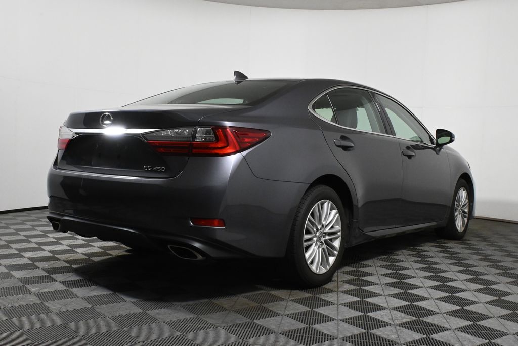 Thumbnail: 2016 Lexus ES - 6