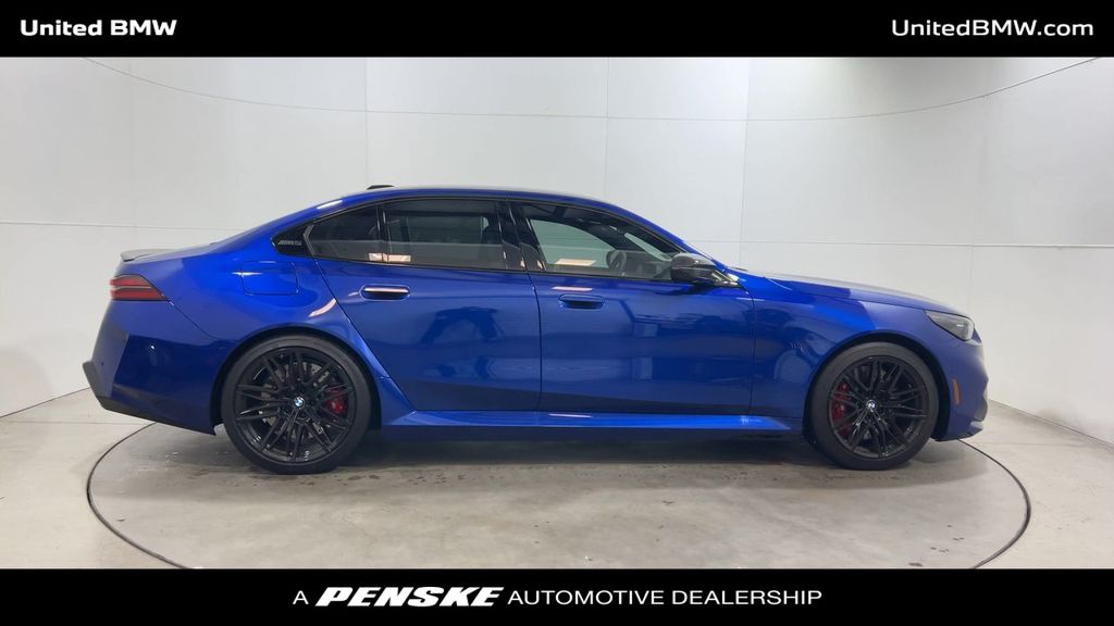 Thumbnail: 2025 BMW M5 - 9