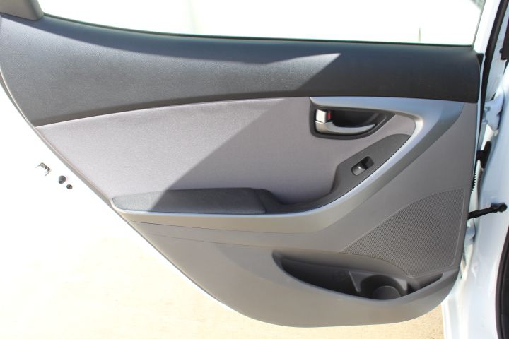 Used Car 2016 Hyundai Elantra  Se For Sale Under $10,000 In Georgetown, Texas