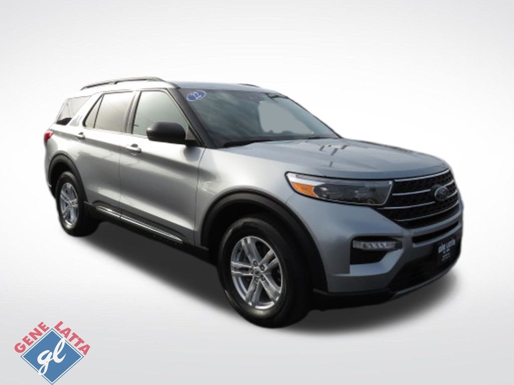 Silver Metallic 2022 Ford Explorer SUV / Crossover All-Wheel Drive Automatic