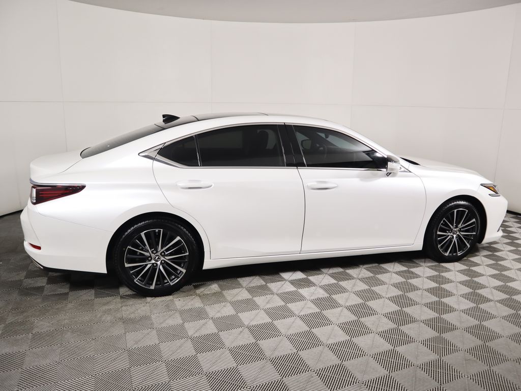 Thumbnail: 2023 Lexus ES - 4