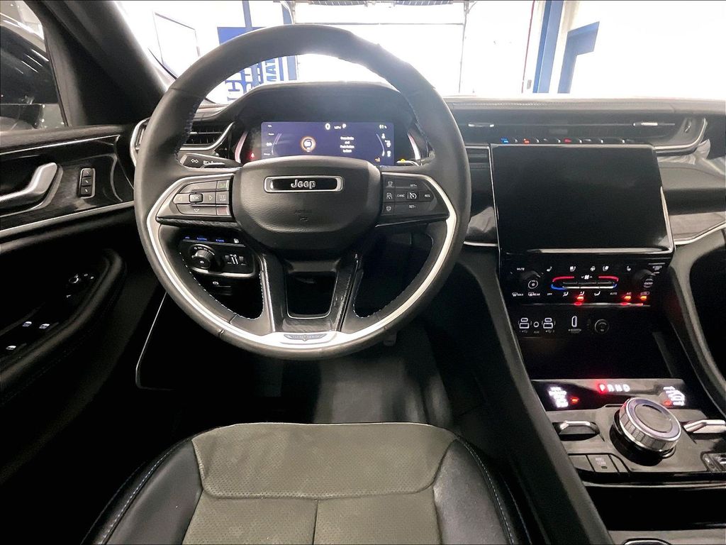 2022 Jeep Grand Cherokee — photo 17