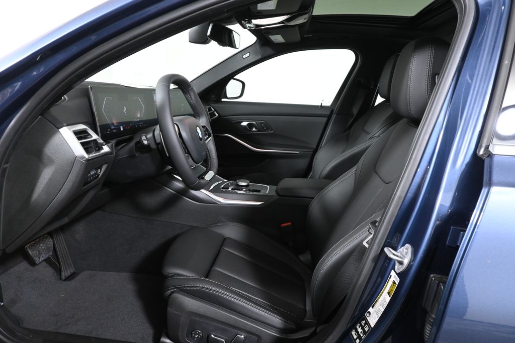 Thumbnail: 2026 BMW 3 Series - 3