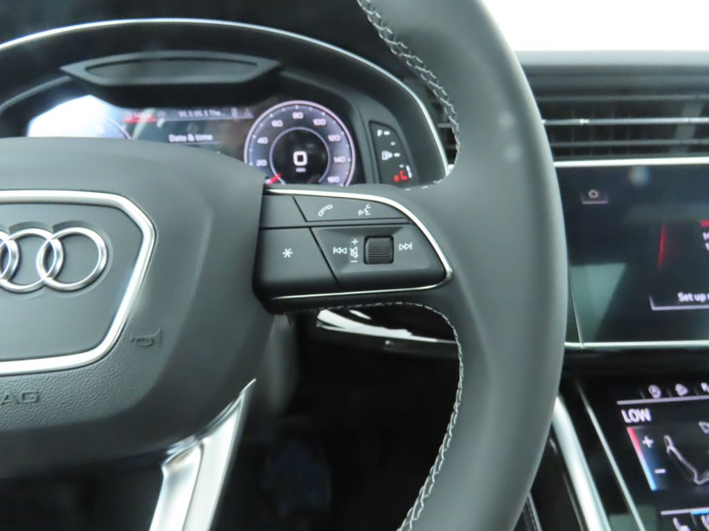 Thumbnail: 2025 Audi Q8 - 13